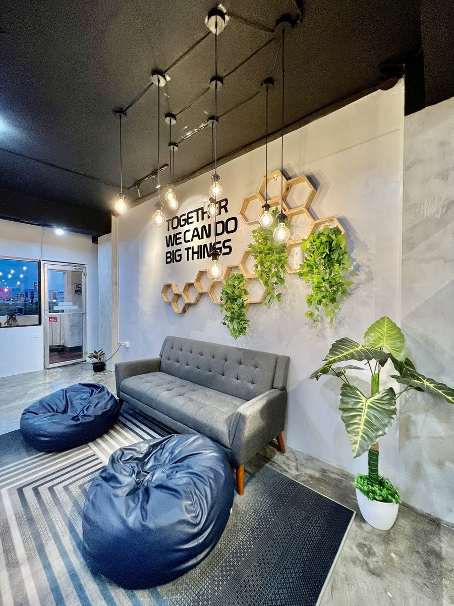 nagacitydeck's tweet photo. Affordable #coworkingspace in #NagaCity is all u need esp during brownouts &amp; internet outage or just when u need a change of atmosphere for work. #KeehiveCoWorkingSpace 3rd Flr Phoenician Bldg, Panganiban Drive 

ConferenceRoom, hot desks and Cubicles available! Plus free ☕️ https://t.co/ogHZWK3XTn