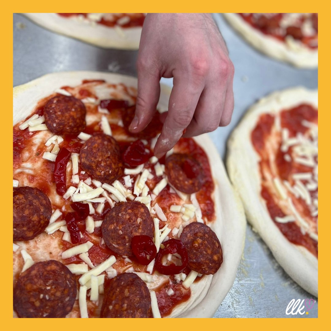 Appreciation Love ❤️

Team LLK would like to thank our lovely brand partners Properoni for supplying us with THE best pepperoni, EPPS '22 wouldn't have been the same without you! 🍕

#brandpartners #properoni #pepperonimadeproperly #llkdemokitchen #pizzapastashow #thanks