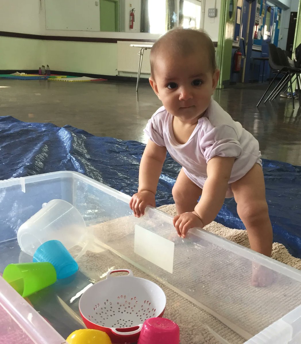 HS_Hillingdon's tweet photo. It’s the perfect weather for children to play with water and it’s SO good for their development. 

Filling and emptying containers will keep them occupied for ages! 

Don’t leave children unattended around water. 

Top Tip: if you’re worried about mess, pop them in the bath! https://t.co/MJOv6AqSzB