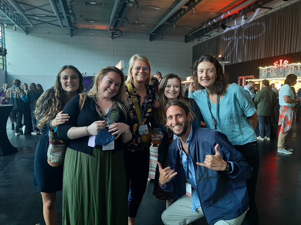 GodefroidMathi1's tweet photo. What a great week attending @ICRS_2022! So many inspiring talks and great to catch up with friends and make new connections... only missing some #blackcoral researchers!! @Jerem_Carlot @Perez_Rosales_G @Clara_Diaz_974 @hen3kje @NinaSchiett @beverlyjfrench &amp; so many others! https://t.co/p3yyJ55b3p