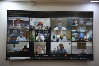 MoHFW_INDIA's tweet photo. #HealthForAll
#AmritMahotsav

▶️ Union Health Minister calls for strengthening inter-sectoral, multi-partner and multi-level collaboration for elimination of vector borne diseases https://t.co/HJT14fpiUG