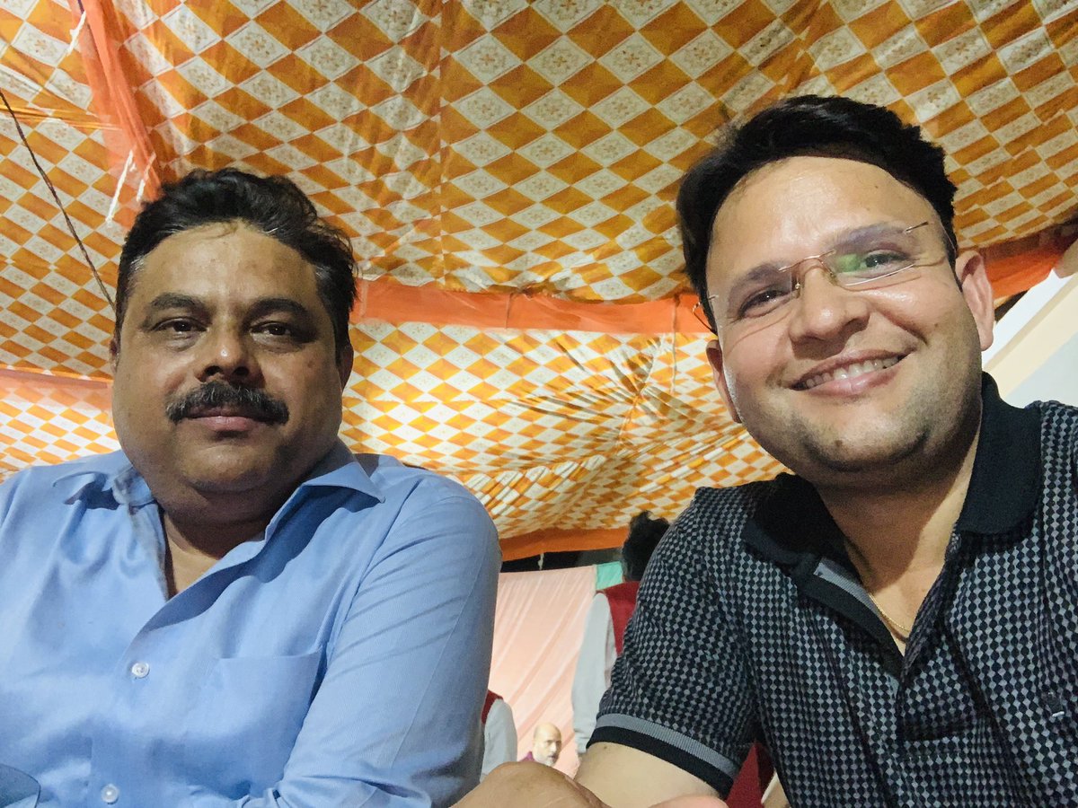 chaubeyvipin1's tweet photo. With boss @santprai sir. https://t.co/dOIzFDxwQh