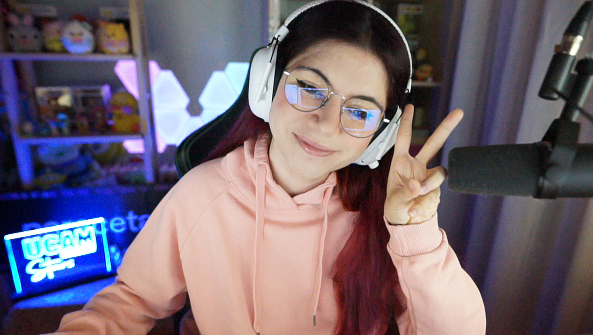 paracetamor's tweet photo. Empezamos stream extensibleeeeeee, tengo cositas de @RazerES para vosotros👀

¿Un RT?
❤️https://t.co/JhtTGZtL5p https://t.co/prsaGrnIOS