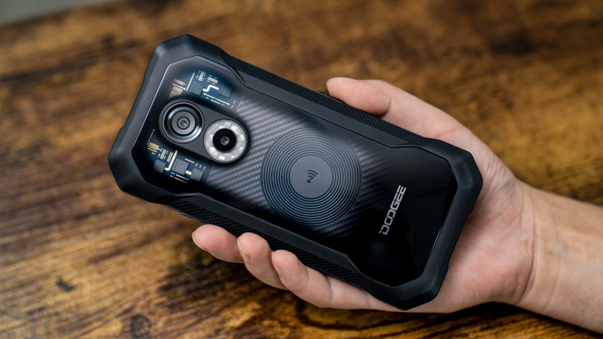 DOOGEE_official's tweet photo. Unique design, easy to hold! The ideal rugged device for all your summer outdoor activities. #DoogeeS61 #DoogeeS61Pro
🎁Join Gleam Giveaway: https://t.co/qJphl4sF6j  
📱Learn more: https://t.co/zrQ5BHTZsw https://t.co/2kNIfZG2Mm