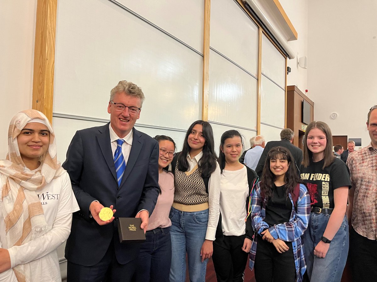 SSERCSTEM's tweet photo. One of the recent highlights for students we placed for Nuffield Research Placements at @UofGChem was getting to meet Nobel Prize in Chemistry 2021 winner Professor Sir David MacMillan @dmac68
Thank you @CosmaGottardi @Islaygirl67 & Beth Paschke for hosting!
#NuffieldSummer https://t.co/A7KT0xrj6N