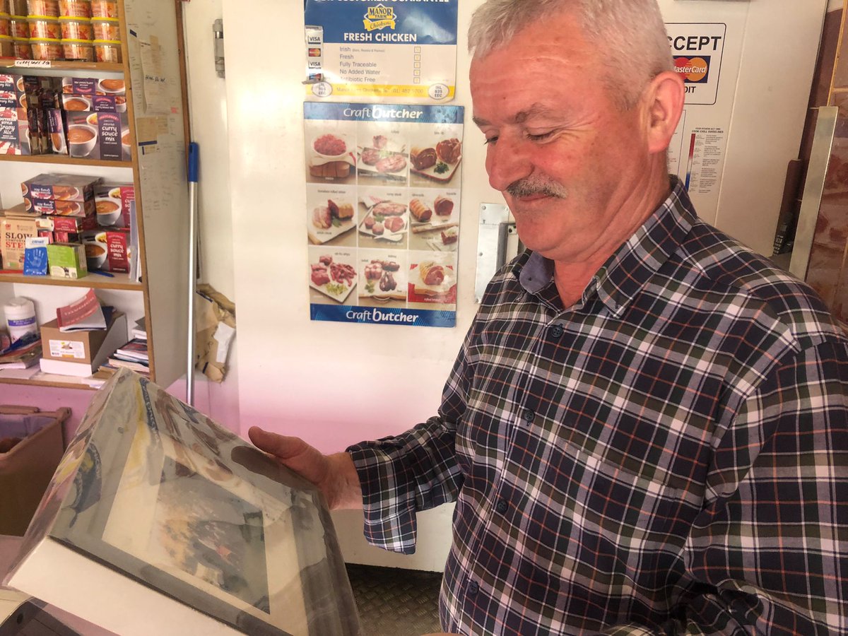 A happy man, Mick Byrne, as he receives his family portraits that were captured as part of the Our People, The Generations series.
If you missed the Byrne family story (the Catunda family) you can watch their video now on grireland.ie/ourpeoplethege… 

#ThisRunsDeep #GoGreyhoundRacing