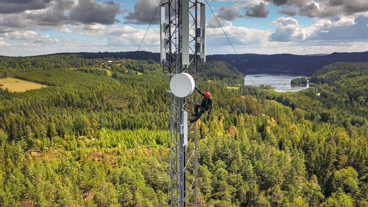 Vodacom and Vodafone, together with Vantage Towers and Tomorrow Street, have launched a global competition inviting organisations to submit innovative solutions to generate renewable power directly at mobile phone sites. #FurtherTogether
Find out more: vodafone.com/news/planet/re….