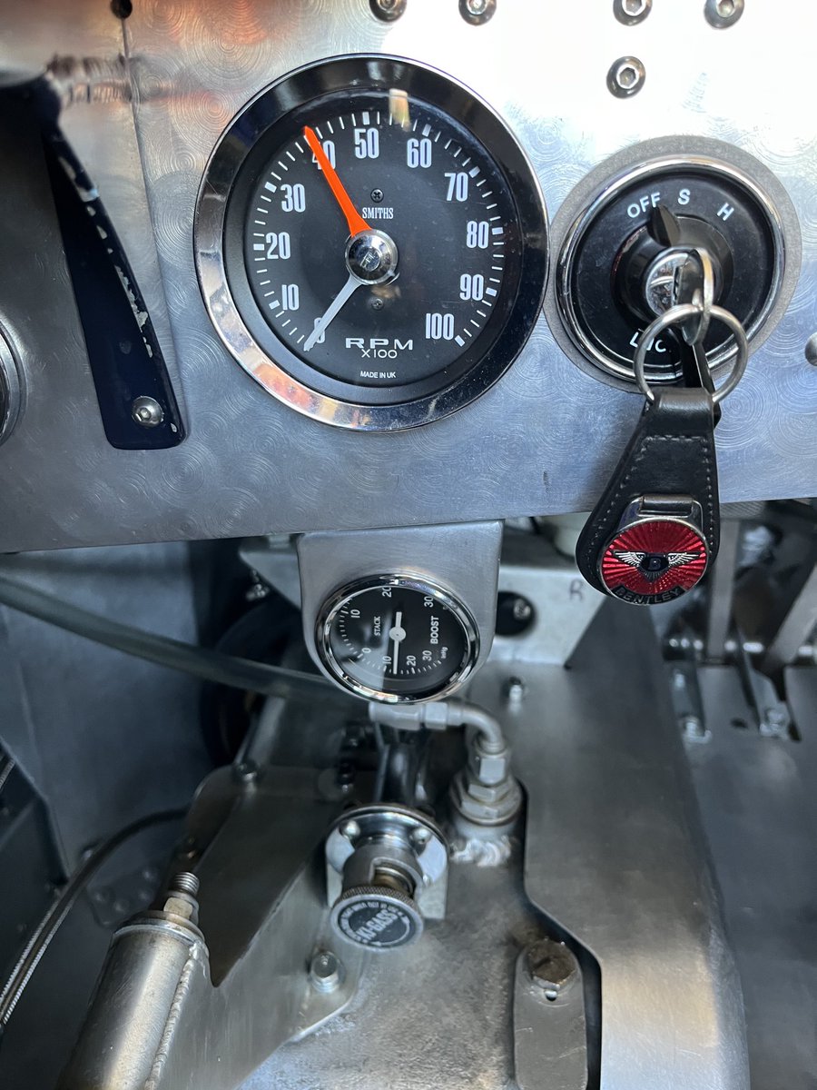 At the Hatch with Papa’s creation. ⁦<a href="/bentley_club/">Bentley Drivers Club</a>⁩ ⁦<a href="/BentleyMotors/">Bentley Motors</a>⁩ ⁦<a href="/CPE_Tweet/">Classic Performance Engineering</a>⁩