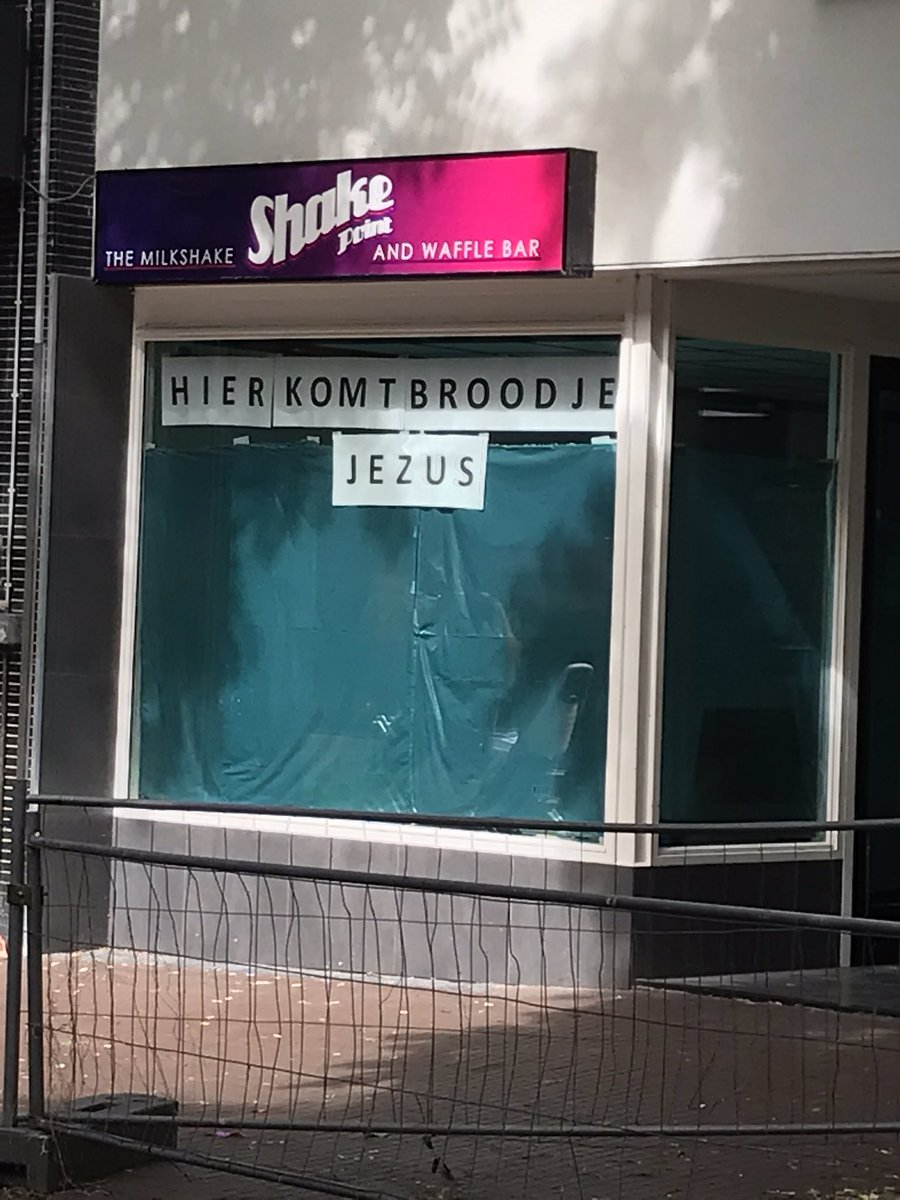 RSchonberger1's tweet photo. Zo nam hij het brood, brak het en sprak met de woorden: “neemt en eet hier allen van, want dit is mijn lichaam”
#nijmegen #voervoordeziel #soulfood #hosti #miswijn https://t.co/M60kJlmgws