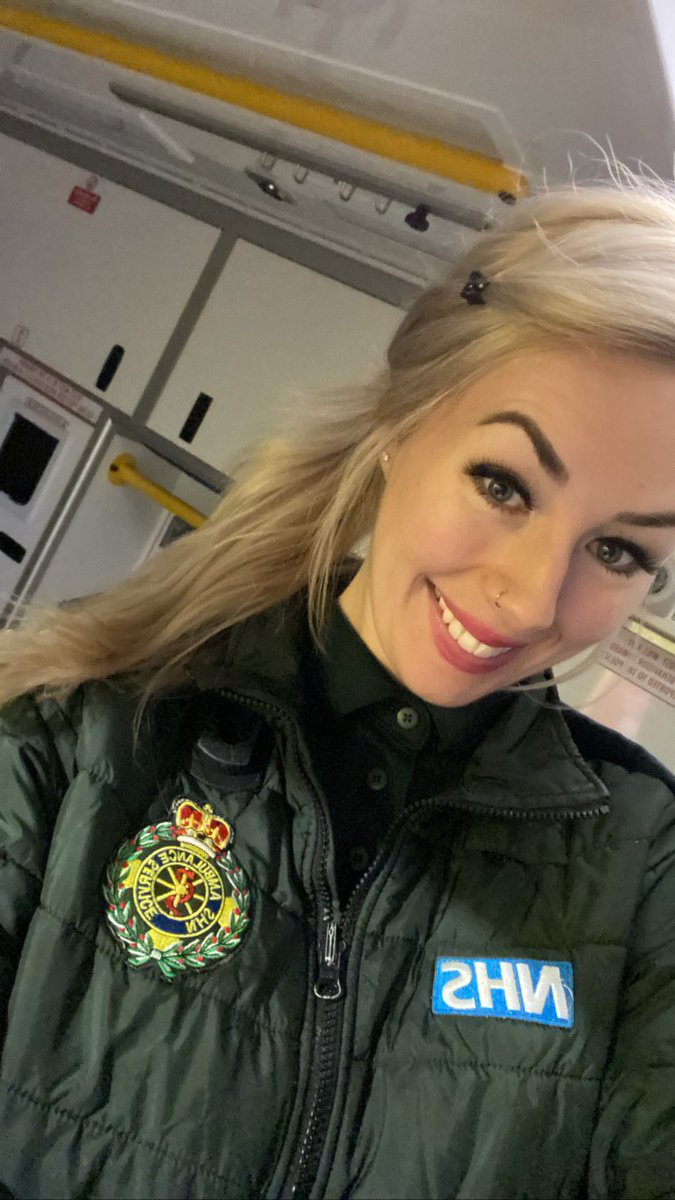 International Paramedics Day!🚑🙌🏻 Proud of what I do (even though it tests me sometimes) 🤣 here’s to all the amazing Paramedics and EMTs we work alongside ❤️ #InternationalParamedicsDay #Ambulance #Paramedic