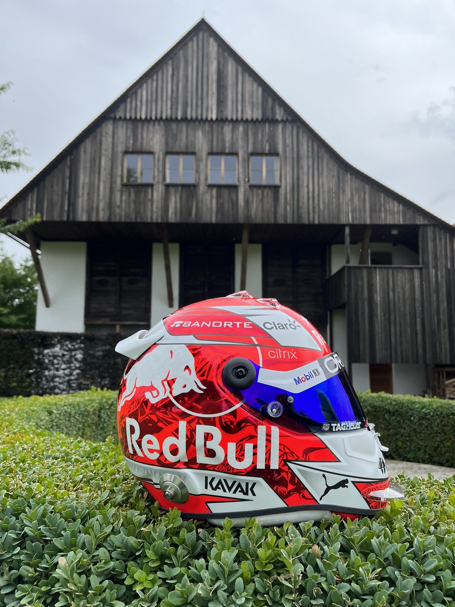 SChecoPerez's tweet photo. Qué les parece mi casco para el #AustrianGP una gran pieza para correr el gp en casa de @redbullracing 
¡Sin duda es muy especial! ¡Espero que les guste! https://t.co/6VOHy4MZwT