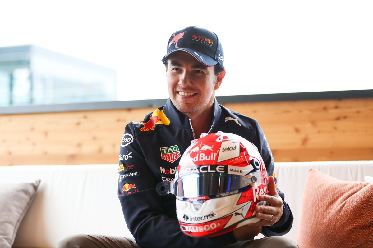 SChecoPerez's tweet photo. Qué les parece mi casco para el #AustrianGP una gran pieza para correr el gp en casa de @redbullracing 
¡Sin duda es muy especial! ¡Espero que les guste! https://t.co/6VOHy4MZwT