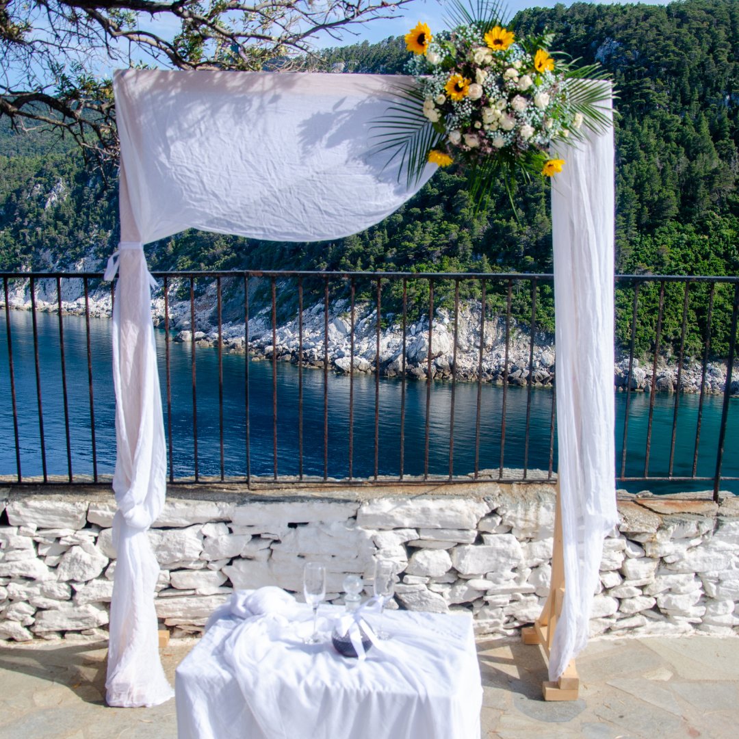 Celebrate love differently!✨
.
🔥𝔹𝕠𝕠𝕜 ℕ𝕠𝕨!🔥
bookyourweddingday.com        
.
.
#bookyourweddingday #preweddingdestination #destinationprewedding #weddingdaydestination #destinationswedding