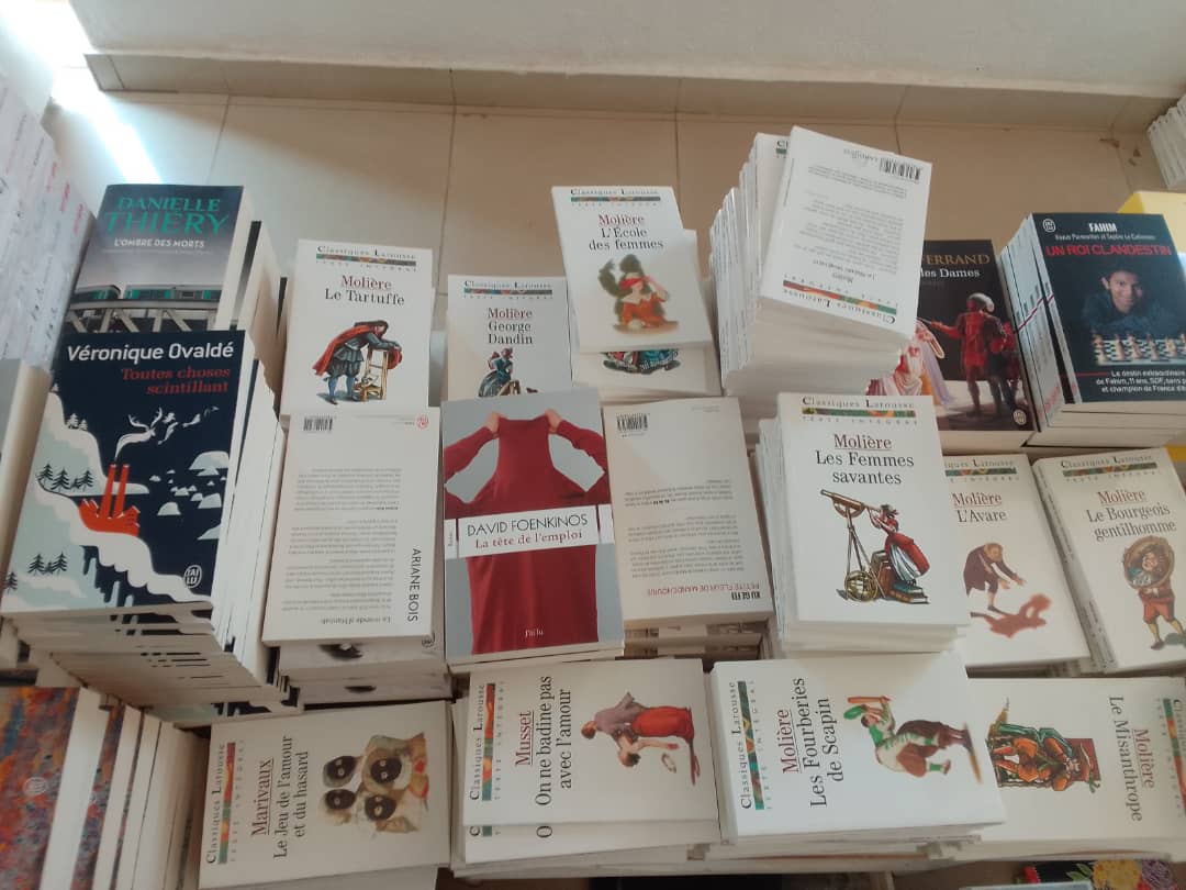 IF_Rwanda's tweet photo. 👀En ce moment à l' @IF_Rwanda : la foire aux #livres !
Un grand #merci 🌞 à l' @ambafrancerwa pour ce #dondelivres 📚 aux écoles et bibliothèques du #Rwanda 🇷🇼
📖 Livres pour enfants, jeunesse, classiques... il y en a pour tous les goûts!
#book #books #bookforfree #free https://t.co/GV72Gdgzhh