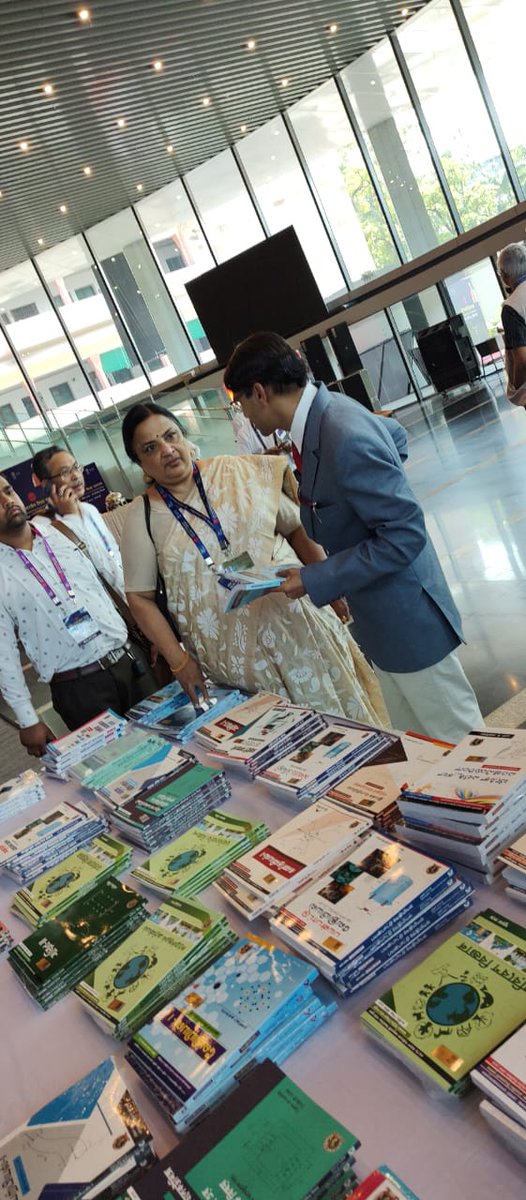 AICTE_INDIA's tweet photo. #AICTEdge

Hon'ble VCM #AICTE,Prof.@DrMPPoonia showcases translated #Engineering&amp; #Technical books in #IndianLanguages to visitors at 3-day #AkhilBharatiyaShikshaSamagam in #Varanasi; Hon'ble VC @JNU_official_50,Prof.Santishree Dhulipudi Pandit acknowledges the efforts of #AICTE. https://t.co/S2Rv6S73Jj