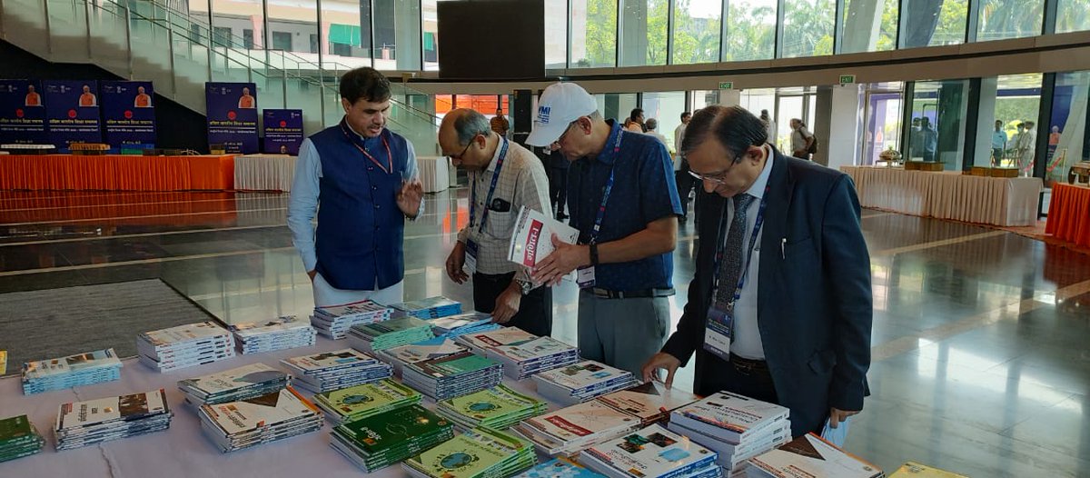 AICTE_INDIA's tweet photo. #AICTEdge

Hon'ble VCM #AICTE,Prof.@DrMPPoonia showcases translated #Engineering&amp; #Technical books in #IndianLanguages to visitors at 3-day #AkhilBharatiyaShikshaSamagam in #Varanasi; Hon'ble VC @JNU_official_50,Prof.Santishree Dhulipudi Pandit acknowledges the efforts of #AICTE. https://t.co/S2Rv6S73Jj