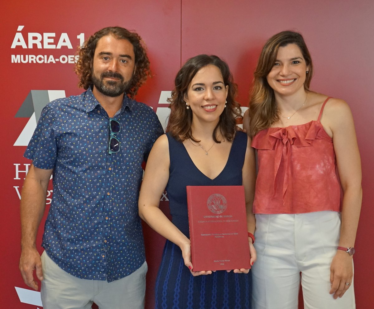AreaUnoArrixaca's tweet photo. 🎓👧🏽Marta Tovar Pérez, médica de Radiodiagnóstico, defiende su tesis “Elastografía tiroidea en pacientes en edad pediátrica” con resultado de sobresaliente cum laude👏🏽👏🏽👏🏽 ¡¡¡Enhorabuena!!! #Area1Arrixaca https://t.co/58TNqtCjbo