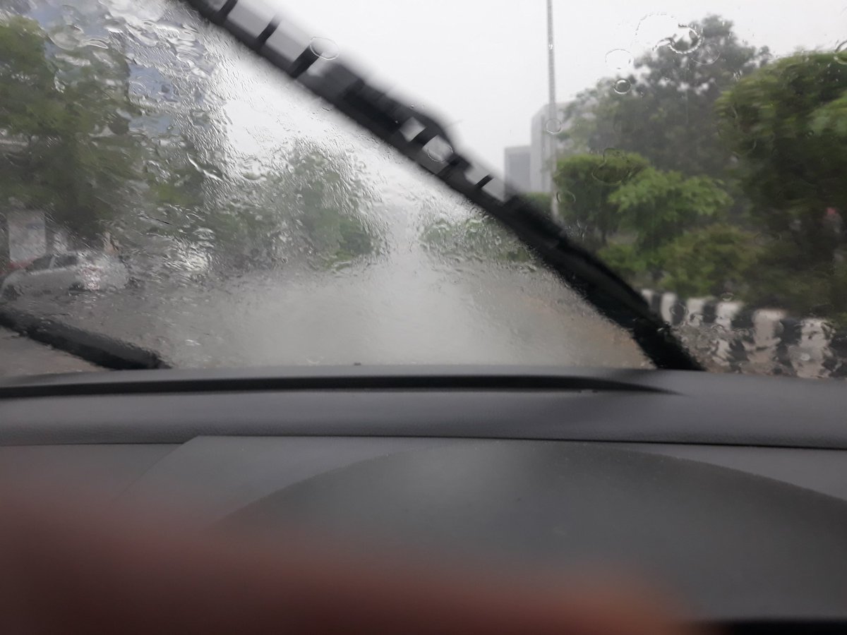 MeMyTrivia1's tweet photo. Red alert for rain starts!!! https://t.co/VHwTQDK1uU