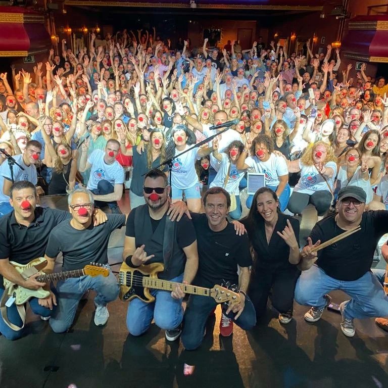 Centenars de gràcies als que vàreu posar el <a href="/LuzdeGasClub/">Luz de Gas</a> potes enlaire per recaptar fons per <a href="/Pallapupas/">Pallapupas</a> !

Quanta estima, alegria, felicitat i bon rotllo!!! Llarga vida al rock amb nas de pallasso!!!! 🤡😍