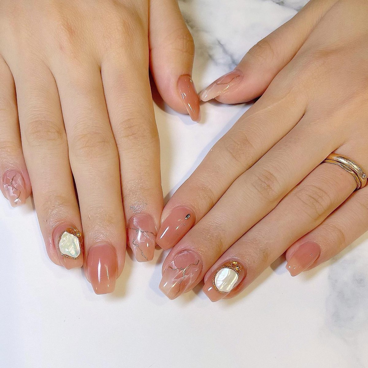 ankhnail's tweet photo. 五月千和加さん𝙽𝚎𝚠 hand 𝚗𝚊𝚒𝚕💅

今回は夏らしい大理石ネイルです💅

お忙しい中いつもありがとうございます😊

担当 豊田🦷

#アンククロス #アンククロスネイル #池袋ネイル #トレンドネイル #ネイルデザイン #ネイルアート #五月千和加 #ラメ���イル #大理石ネイル #夏ネイル #ちゅるんネイル https://t.co/POFf91GqCr