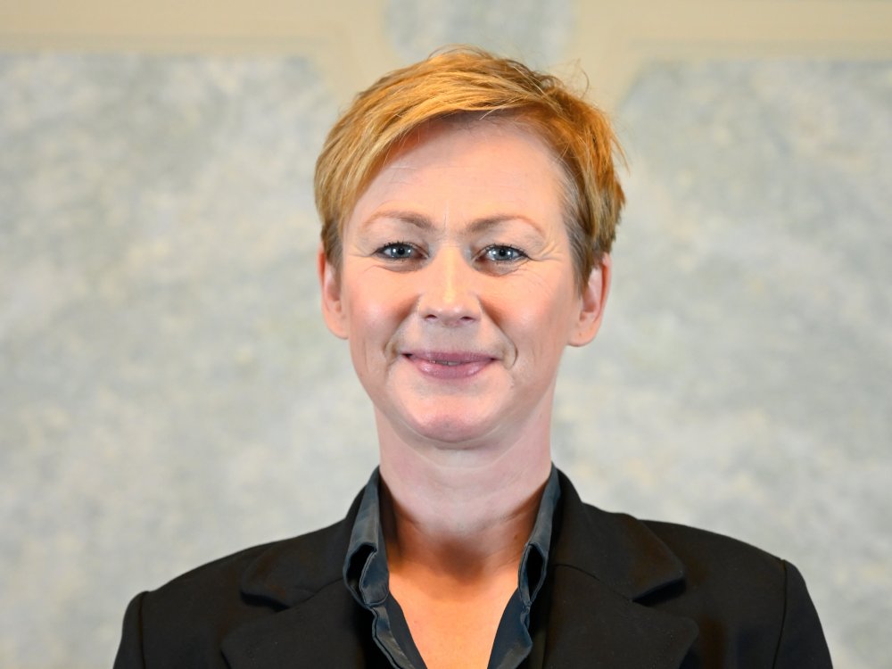 Bezirksamt Pankow (@ba_pankow) on Twitter photo Haben Sie Fragen an unsere Bezirksstadträtin für Soziales und Gesundheit Dr. Cordelia Koch?
Kommen Sie in ihre
#Sprechstunde
📅221.7.
⏰15-17 Uhr
📍Willkommenszelt, Fröbelstraße 17
Bitte bis 15.7. anmelden:
📧lynn.moeller@ba-pankow.berlin.de
Mehr:👇
berlin.de/ba-pankow/aktu… Haben Sie Fragen an unsere Bezirksstadträtin für Soziales und Gesundheit Dr. Cordelia Koch?
Kommen Sie in ihre
#Sprechstunde
📅221.7.
⏰15-17 Uhr
📍Willkommenszelt, Fröbelstraße 17
Bitte bis 15.7. anmelden:
📧lynn.moeller@ba-pankow.berlin.de
Mehr:👇
berlin.de/ba-pankow/aktu…
