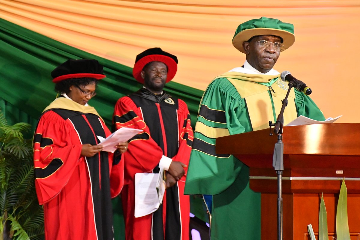PACUniversityKE's tweet photo. Happening now. Conferment of Degrees and Awarding of Diplomas by the Chancellor, Bishop Calisto Odede assisted by the Deans of Schools. #PAC41stGraduation #PACGraduation2022 https://t.co/EFQ7zlbD5O
