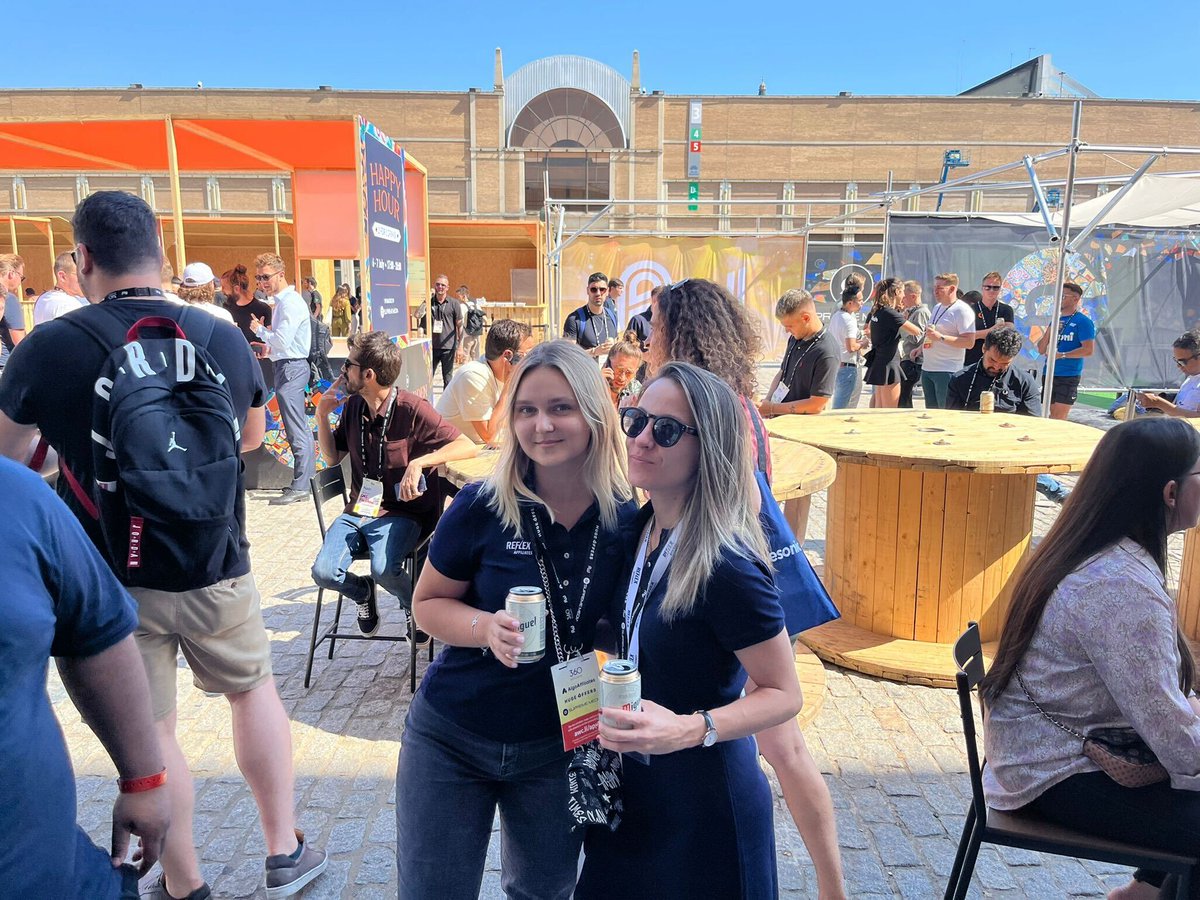 reflexaff's tweet photo. Our team has been busy this week! During the #aweurope conference, Barcelona came to live with many events happening all around the city. And Reflex team was right in the middle of it all! Thanks to everyone who made it possible, we can’t wait to see you again next year!
#AWE22 https://t.co/96PYMpgFCQ
