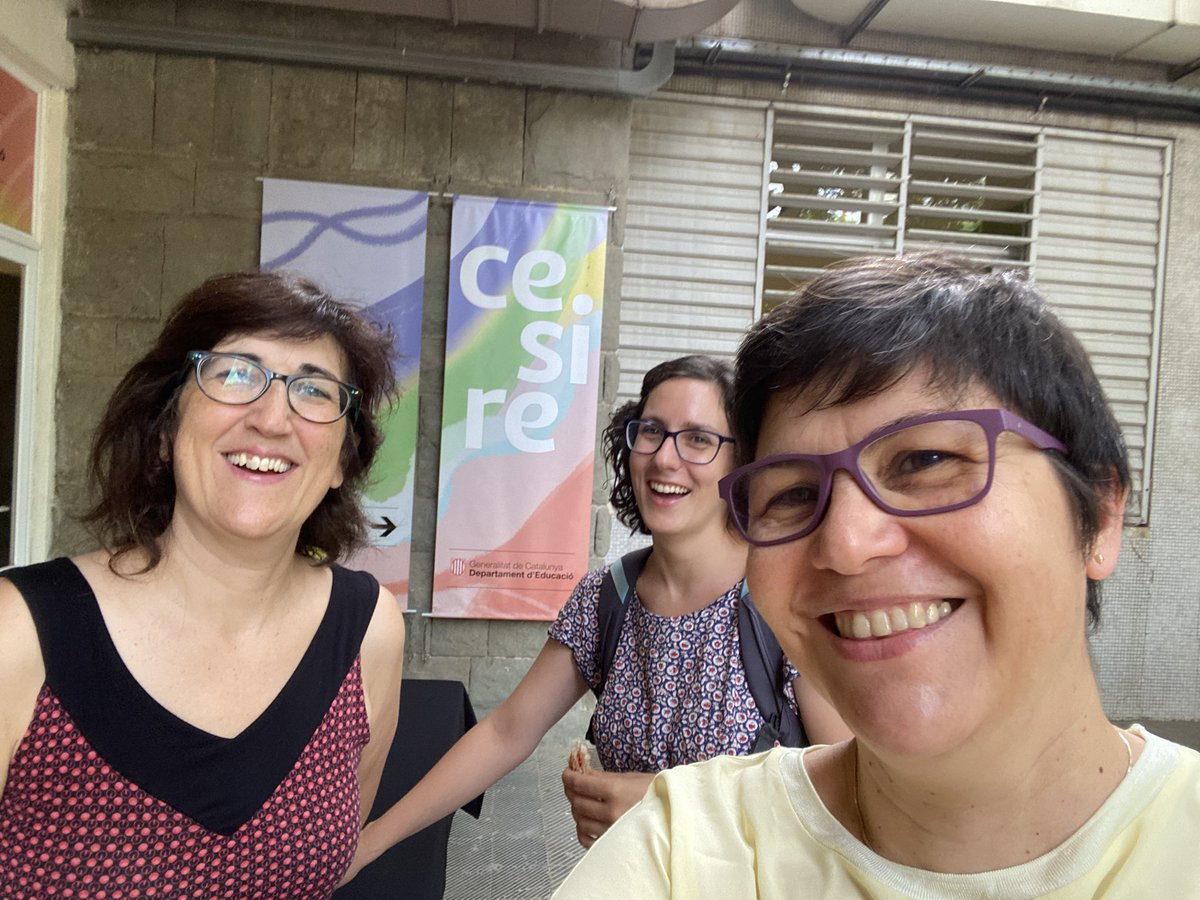 art_educ's tweet photo. Enorme plaer trobar les companyes d’equip EAS (Experiència d’Aprenentatge amb Sentit) del @cesirecat . Avui es presenta la nostra proposta EAS/Humanitats amb la resta de guíes de la comunitat d’Aprenentatge EAS #Guies #EAS #GuiesEAS #Humanitats #Cesire #CAT https://t.co/rPKVYhZIvC