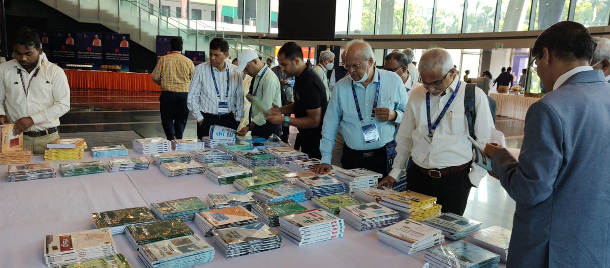 AICTE_INDIA's tweet photo. #AICTEdge

Hon'ble VCM #AICTE,Prof.@DrMPPoonia showcases translated #Engineering&amp; #Technical books in #IndianLanguages to visitors at 3-day #AkhilBharatiyaShikshaSamagam in #Varanasi; Hon'ble VC @JNU_official_50,Prof.Santishree Dhulipudi Pandit acknowledges the efforts of #AICTE. https://t.co/S2Rv6S73Jj