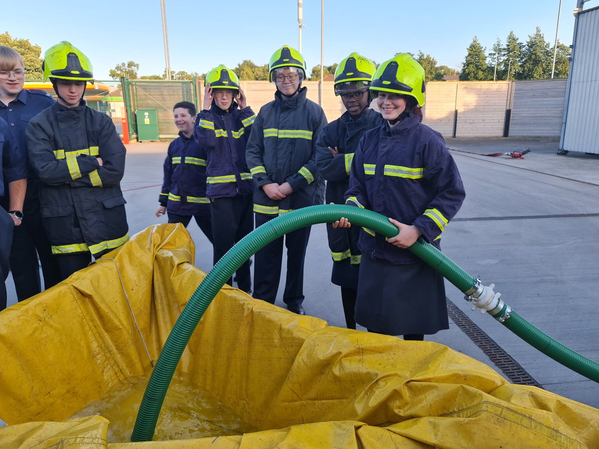 208atc's tweet photo. Thank you to @WYFRS for putting on a great visit for our cadets on Tuesday night at Killingbeck Fire Station 🚒

A tour was given of the station and Engines and the cadets took part in a dam building exercise which was used to feed the hoses! The visit was great fun! https://t.co/m4f8ROy6cy