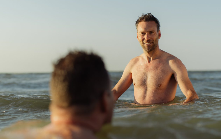 Wist je dat de brandweer en ambulance in de zomer een paar keer uitrukken om een vermist persoon te vinden in een rivier?

Lees hier hoe je veilig kan zwemmen ➡ bit.ly/wiechecktjou

#ambulancegm #wiechecktjou #veiligzwemmen