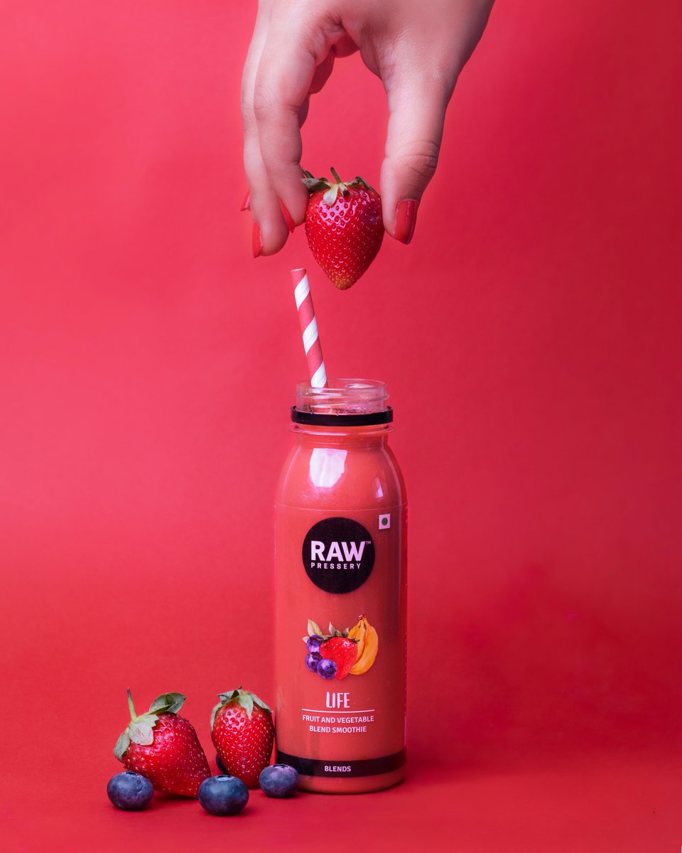#LIFE on #weekends be like..❤️🤤

Goodness of #berries 🍓🫐 paired with banana 🍌 to give you the ultimate Berry #Delicious #Smoothie. You can't miss out on this one!😋

Avail Up To 25% Off on Life 250ml Smoothie Value Packs. Visit rawpressery.com to order.

#rawpressery