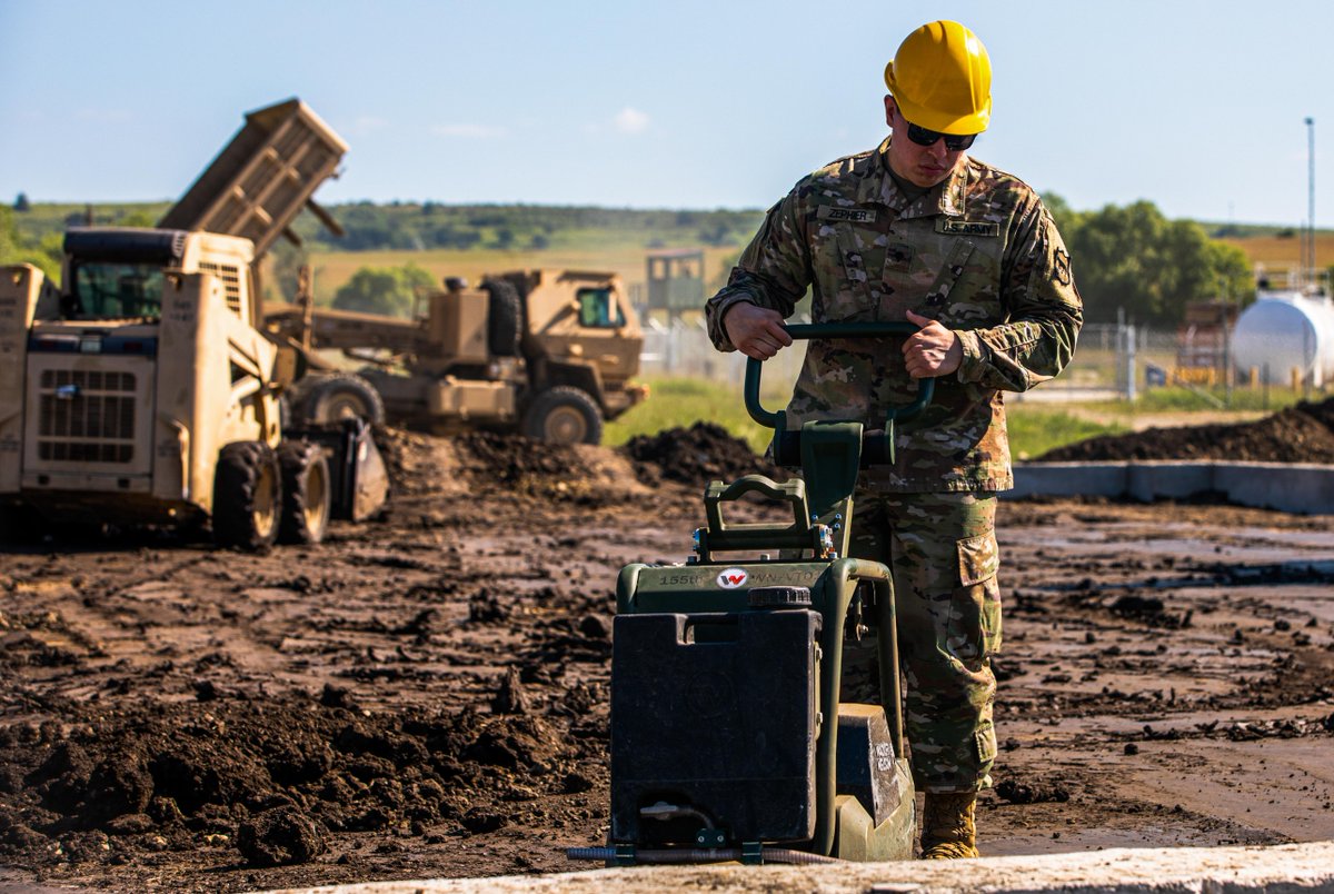 USArmyEURAF's tweet photo. Heavy Equipment is in use during exercise #ResoluteCastle in Romania. A great opportunity for @USArmy Engineers to support the European theater and become #StrongerTogether 

@US_EUCOM @DeptofDefense @USNationalGuard https://t.co/8bSKyWk3X0