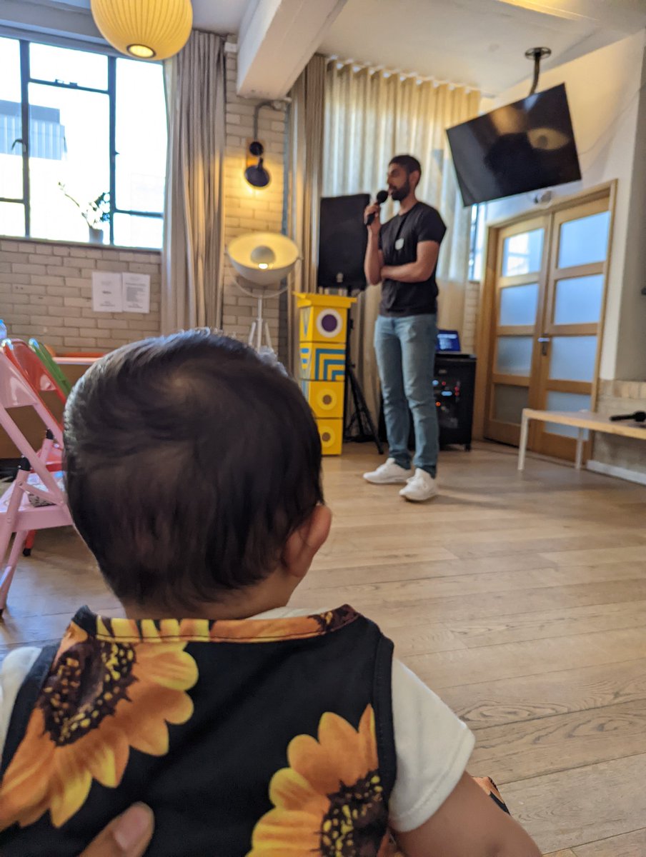 Arf_22's tweet photo. Such an amazing @MuslamicMakers event yesterday. It was Dua's MM debut! Massive shout out to @zaarheed for organising. @faizanjoya and @coffeebookscode for sharing their journey. Thank you to @ustwo for hosting us in their new space, who have been supporting us since 2016! https://t.co/sdFY9X6wUq