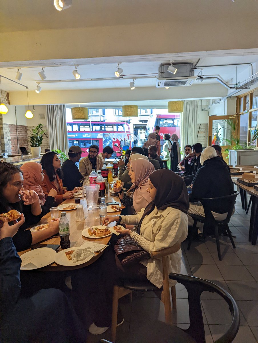 Arf_22's tweet photo. Such an amazing @MuslamicMakers event yesterday. It was Dua's MM debut! Massive shout out to @zaarheed for organising. @faizanjoya and @coffeebookscode for sharing their journey. Thank you to @ustwo for hosting us in their new space, who have been supporting us since 2016! https://t.co/sdFY9X6wUq