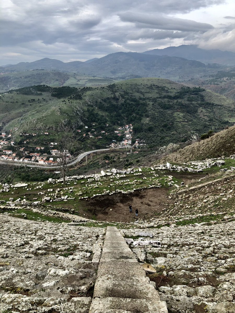 İzmir #pergamon on film 🎞📸 

#izmir #streetphotography #bergama #pergamon #Akropolis #kestelbarajı #Sarepenion #photography #ancientart #ancientcity #izmironfilm