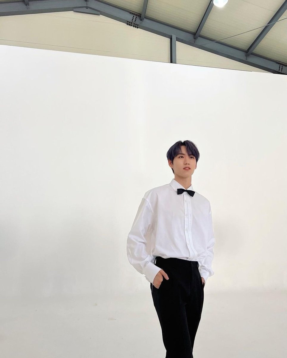 epex_fr's tweet photo. 08.07.22〔 INSTAGRAM 〕 

➫ Traduction du post de #YEWANG ! 

❝ Zeniths vendredi est là ! ❞ 

#EPEX #이펙스 #예왕
@the_EPEX @by_EPEX 

#Liseok🦔 https://t.co/COybqry72a