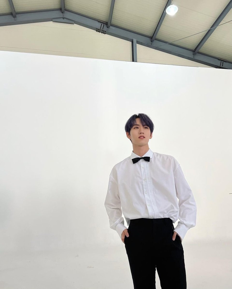 epex_fr's tweet photo. 08.07.22〔 INSTAGRAM 〕 

➫ Traduction du post de #YEWANG ! 

❝ Zeniths vendredi est là ! ❞ 

#EPEX #이펙스 #예왕
@the_EPEX @by_EPEX 

#Liseok🦔 https://t.co/COybqry72a