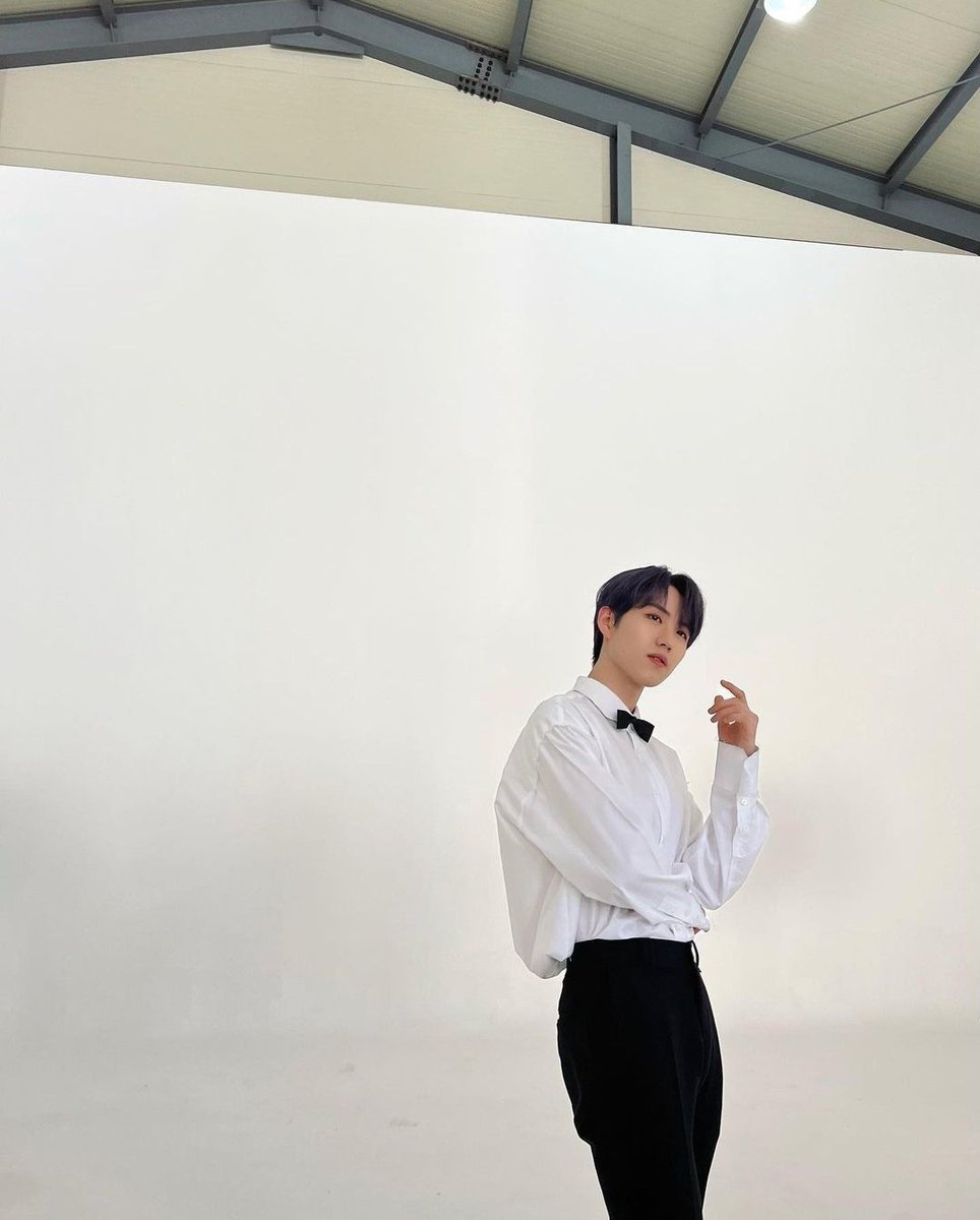 epex_fr's tweet photo. 08.07.22〔 INSTAGRAM 〕 

➫ Traduction du post de #YEWANG ! 

❝ Zeniths vendredi est là ! ❞ 

#EPEX #이펙스 #예왕
@the_EPEX @by_EPEX 

#Liseok🦔 https://t.co/COybqry72a