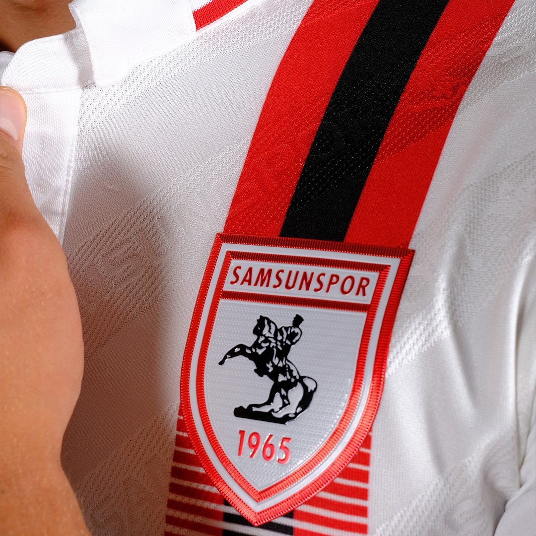 sporxekstra_'s tweet photo. Samsunspor'un yeni sezon formaları: "King of the North" https://t.co/B3oFPZsJRe
