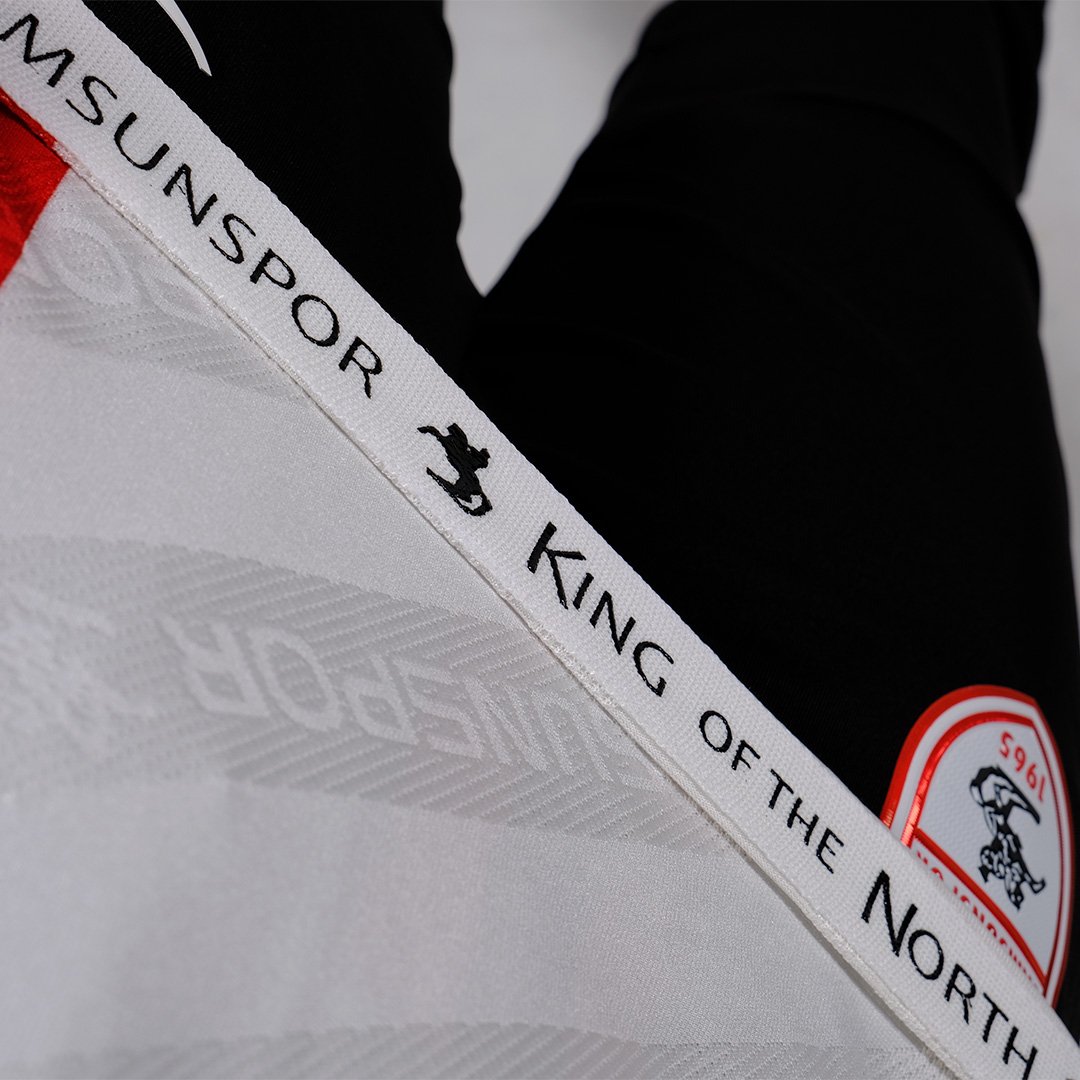 sporxekstra_'s tweet photo. Samsunspor'un yeni sezon formaları: "King of the North" https://t.co/B3oFPZsJRe