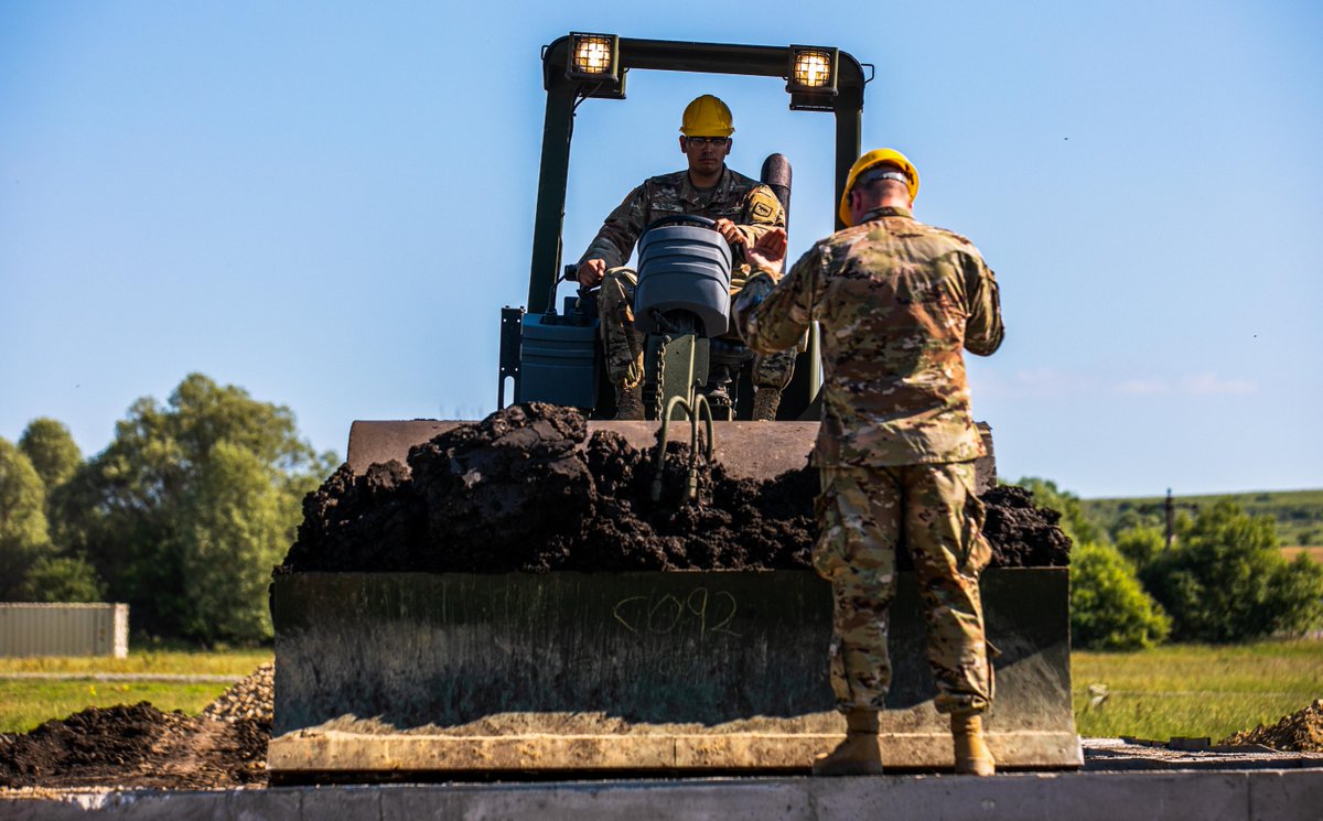 USArmyEURAF's tweet photo. Heavy Equipment is in use during exercise #ResoluteCastle in Romania. A great opportunity for @USArmy Engineers to support the European theater and become #StrongerTogether 

@US_EUCOM @DeptofDefense @USNationalGuard https://t.co/8bSKyWk3X0