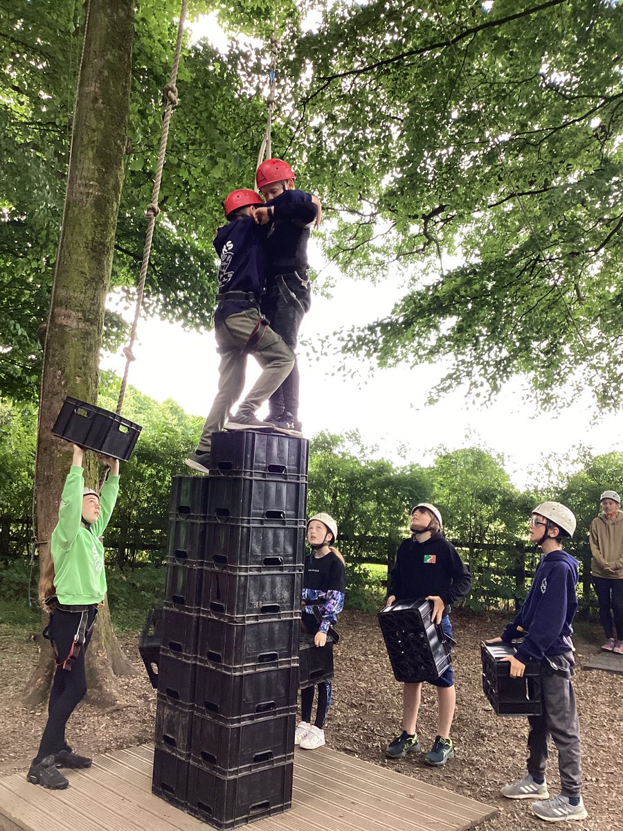 StTeresasUp's tweet photo. Year6 crate stacking challenge #group2 #AndertonCentre #cratestacking https://t.co/ZRpYGi7pzF