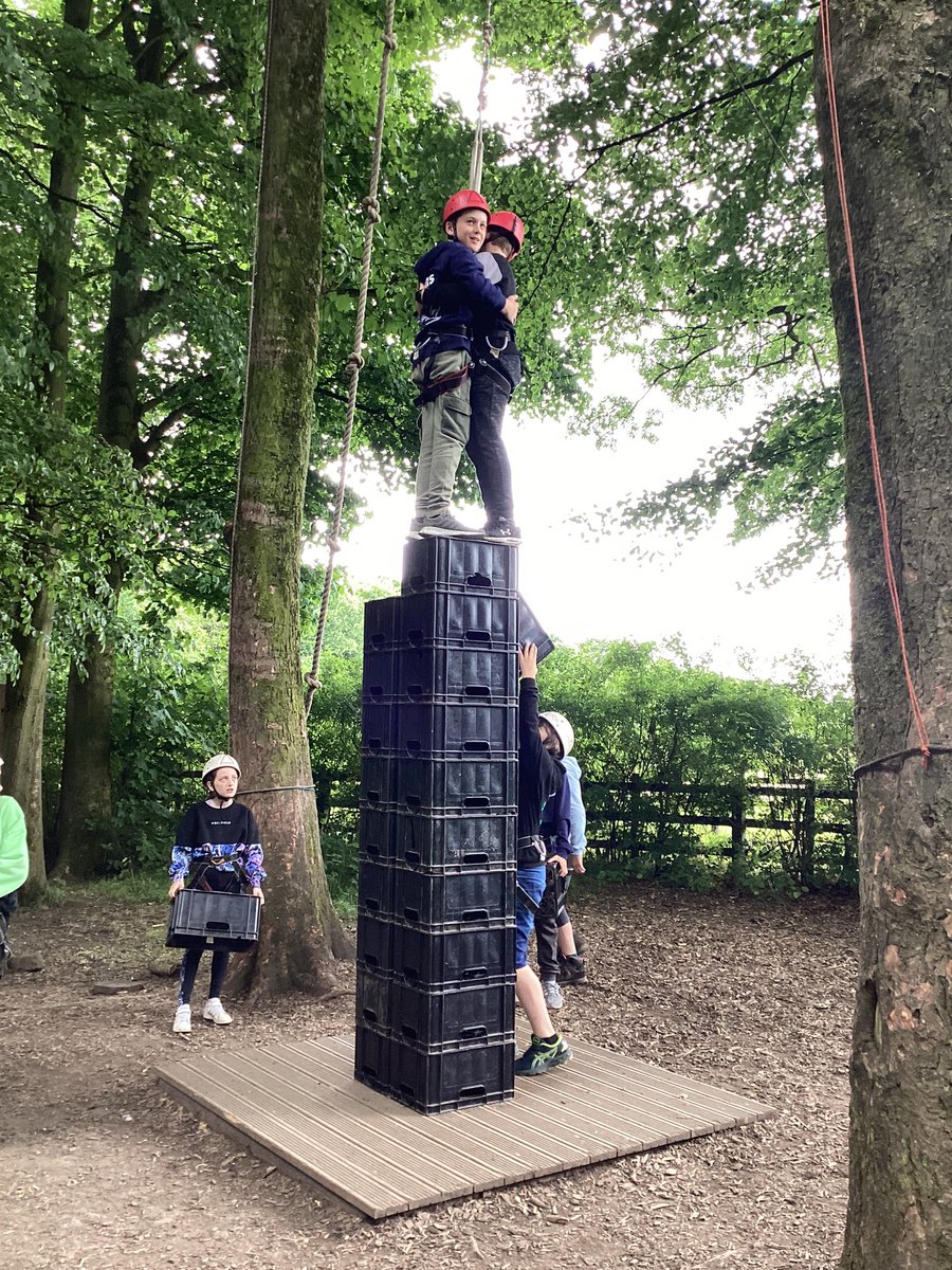 StTeresasUp's tweet photo. Year6 crate stacking challenge #group2 #AndertonCentre #cratestacking https://t.co/ZRpYGi7pzF