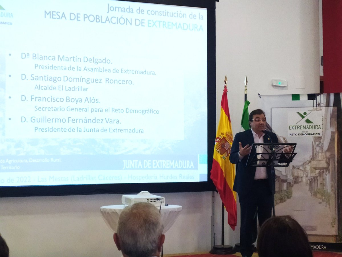 #CederCáparra, hoy en #LasMestas (Hurdes) en la jornada de constitución de la mesa de población de Extremadura.