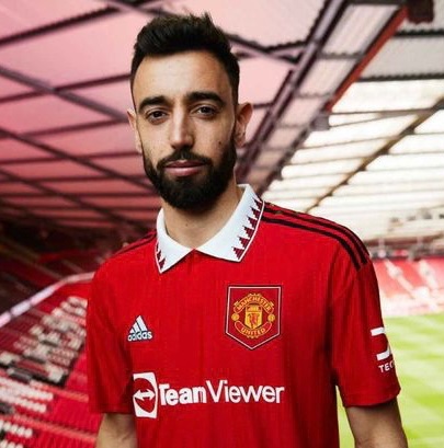 Nowstat's tweet image. Manchester United’s new home kit has a proper retro feel about it. Fantastic collar, classic design. The only downside is the sponsor #ManchesterUnited #ManUnited #United #manchesterunitedkits