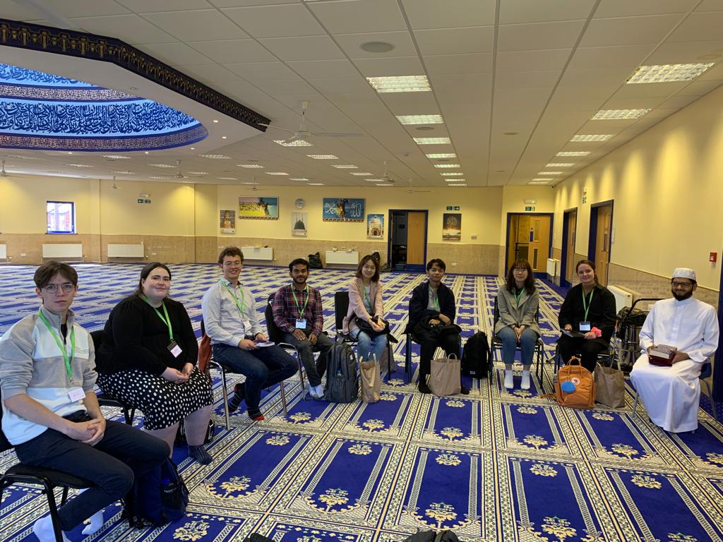 UGResearchLeeds's tweet photo. Our Leeds and KAIST students have began their Leadership Programme this week. So far the students have engaged in things such as immersion trips, exploring the city and meeting local members of parliament! 

#leeds #uol #kaist #students 
@CommonPurpose https://t.co/0jdAU75oB5