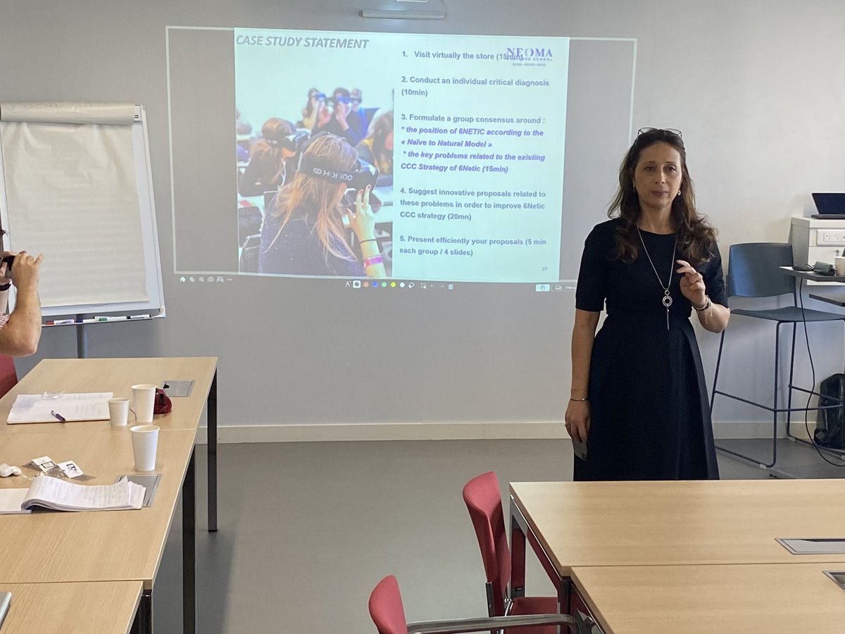 SamiAttaoui's tweet photo. Thank you Professor @molka_abbes for the captivating VR immersion that depicts customer experience in-store and online in your #GlobalExecutiveMBA class.
@delphmanceau @AlainGoudey @davesne_celine @Jpeg51 @Yas_Yil https://t.co/hULSY26Lwg