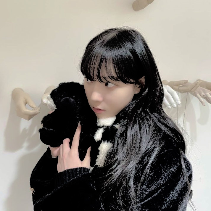 ⠀

hi ! the name's isabella noelle, your local psychology student who is in dire need of friends. like / rt to be mutuals and a possible dm ! 🫶🏻
njourn.carrd.co 

⠀