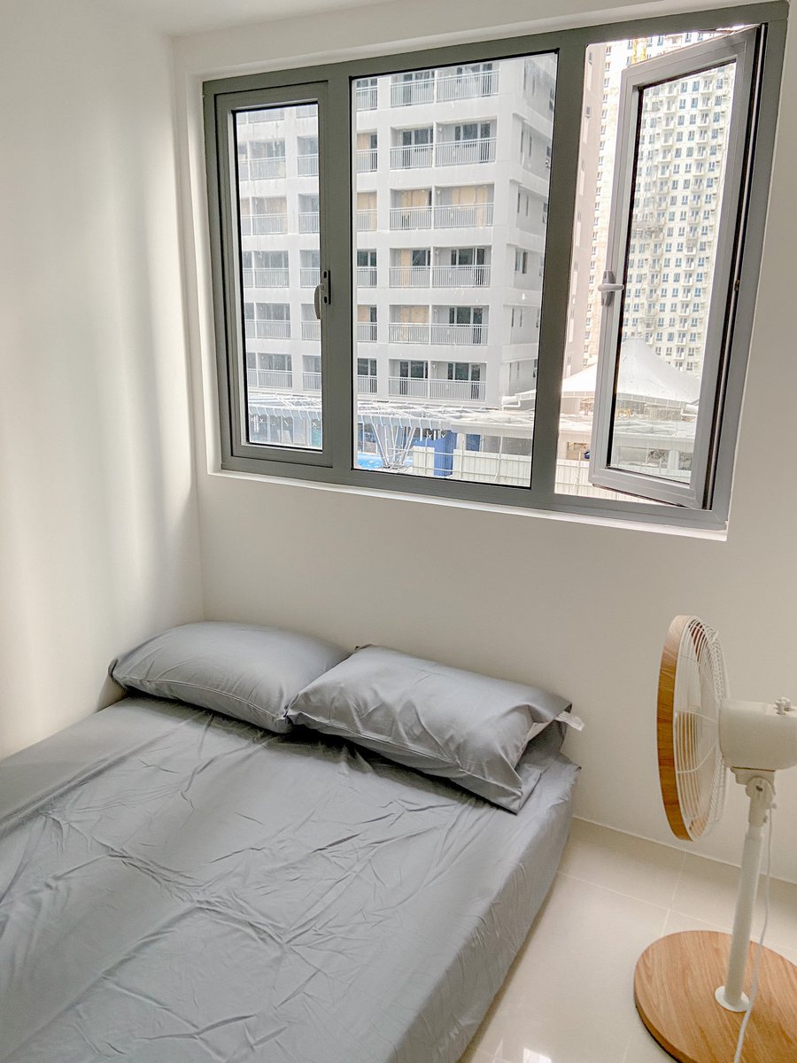 itsvener's tweet photo. Been working extra hard &amp; smart for this. After the loooong wait, I finally have a place I can call my own.

First things I bought: mattress, pillows, and fan. We're good to go! 🏠 https://t.co/977UKdyJRA